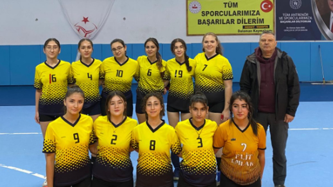 VOLEYBOL TAKIMIMIZ